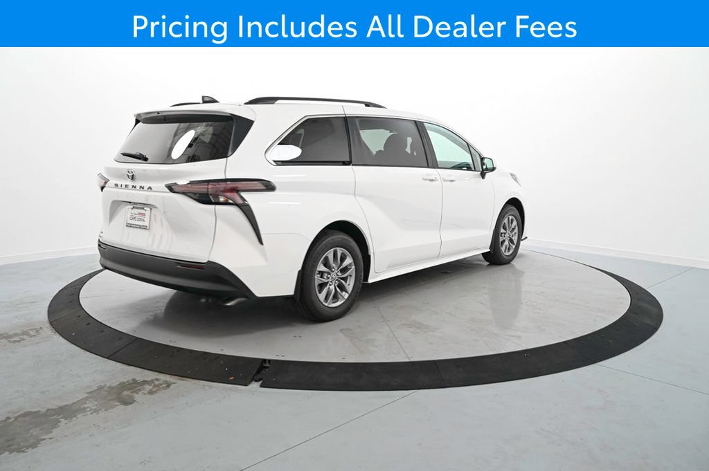 New 2026 Toyota Sienna LE FWD image 6