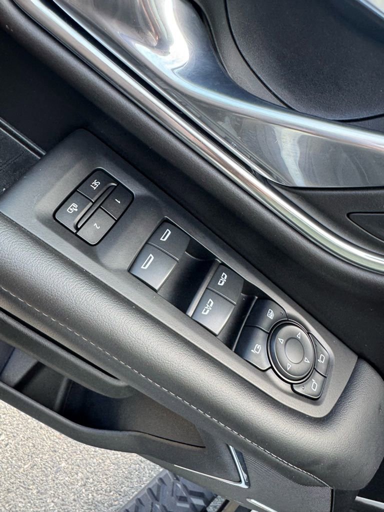 Used 2023 Chevrolet Tahoe Z71 w/ Luxury Package image 18