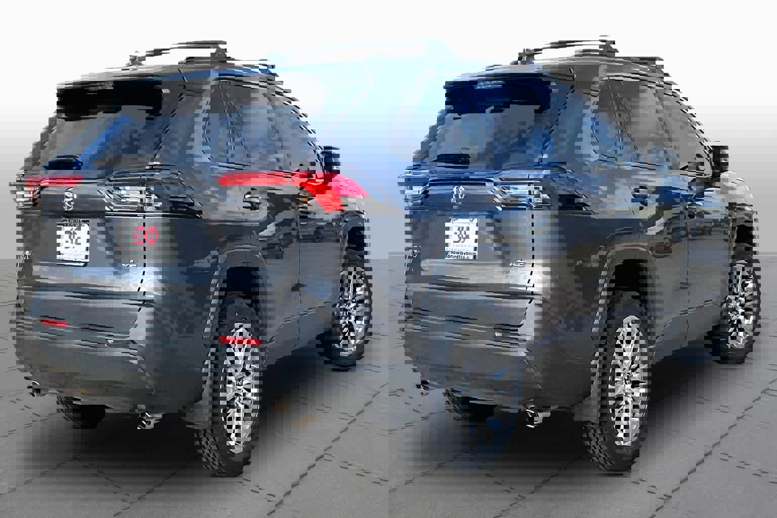 Used 2022 Toyota RAV4 XLE Premium image 13