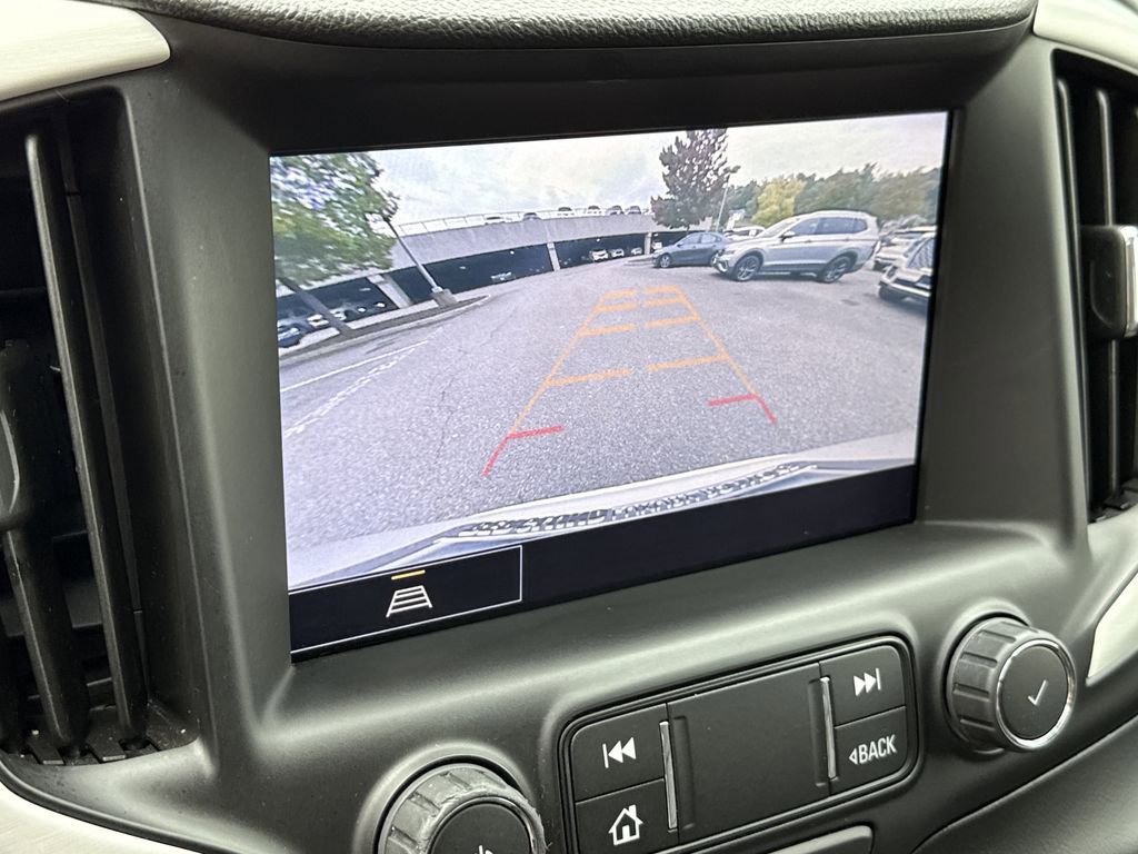 Used 2022 GMC Terrain SLT w/ Elevation Edition image 17