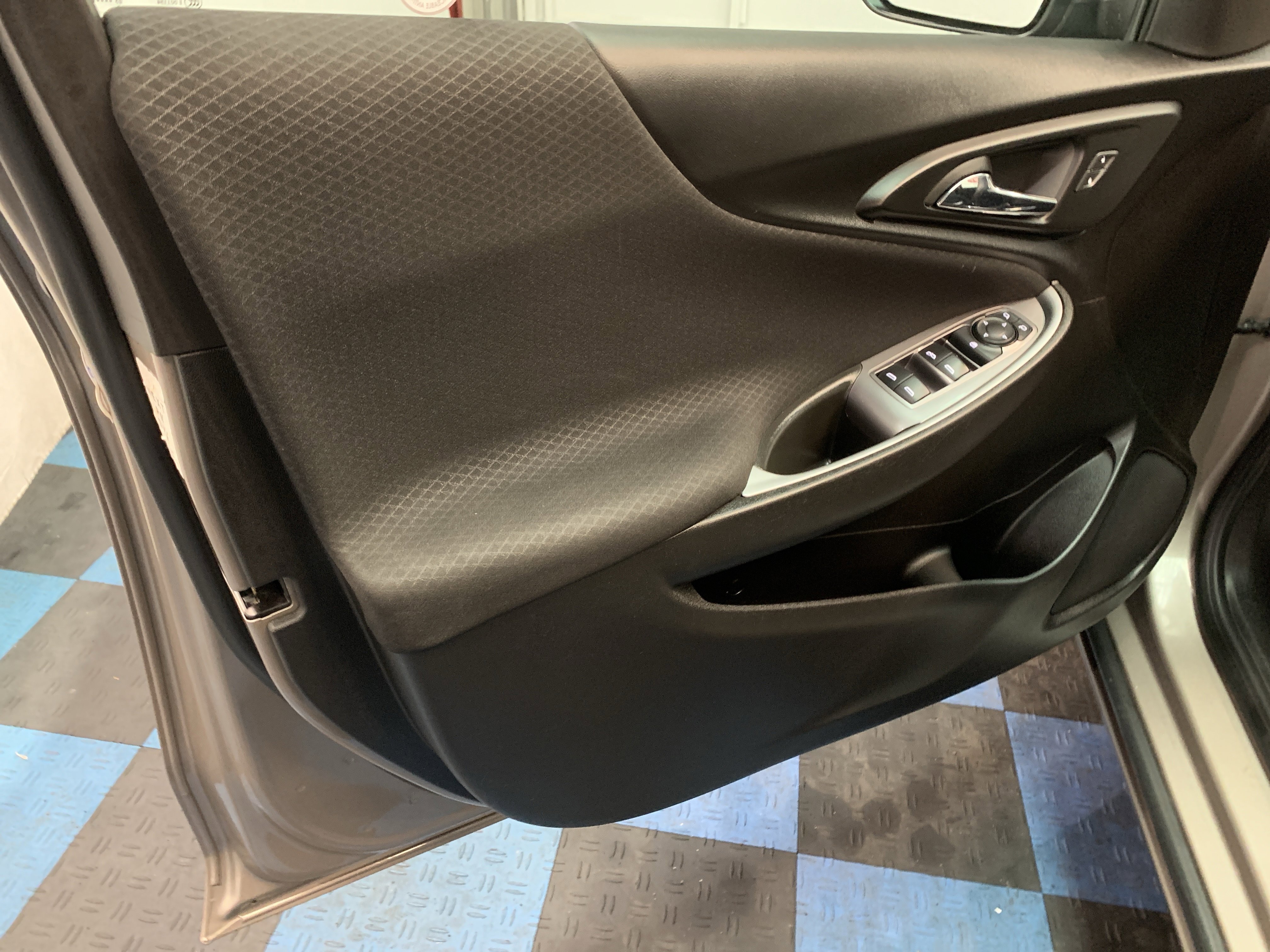 Used 2023 Chevrolet Malibu LT image 11