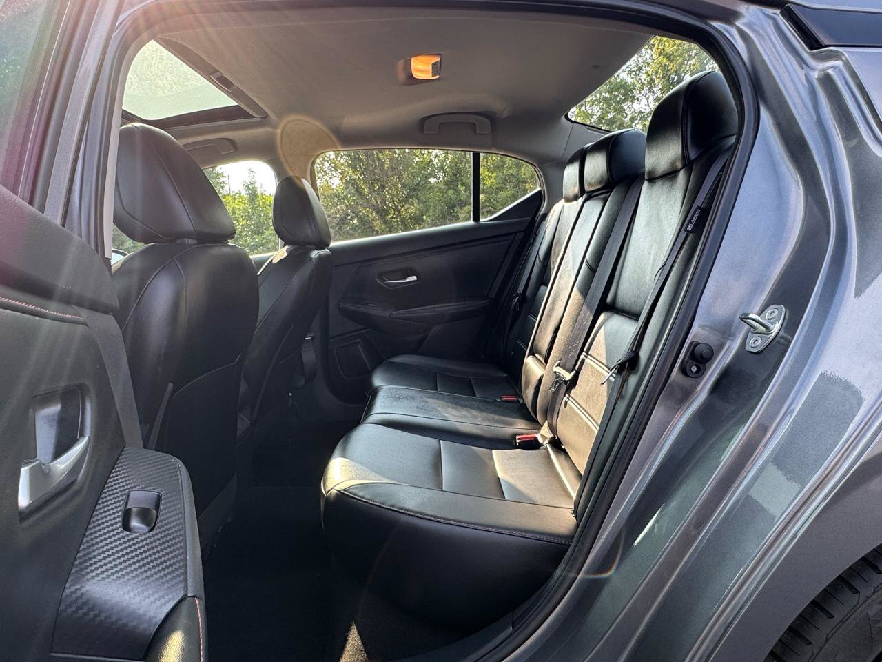 Used 2022 Nissan Sentra SR w/ SR Premium Package FWD image 12
