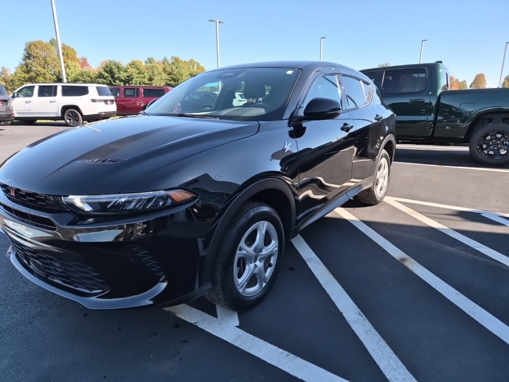 Used 2023 Dodge Hornet GT w/ Cold Weather Group AWD/4WD image 8