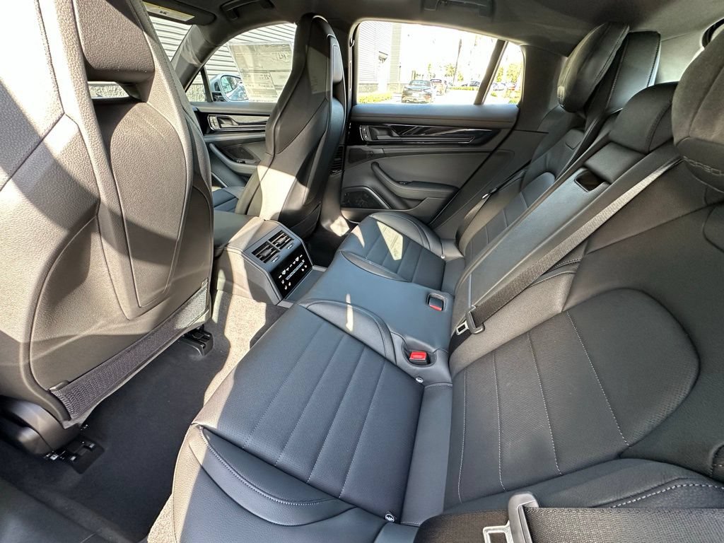 Certified 2026 Porsche Panamera RWD image 35