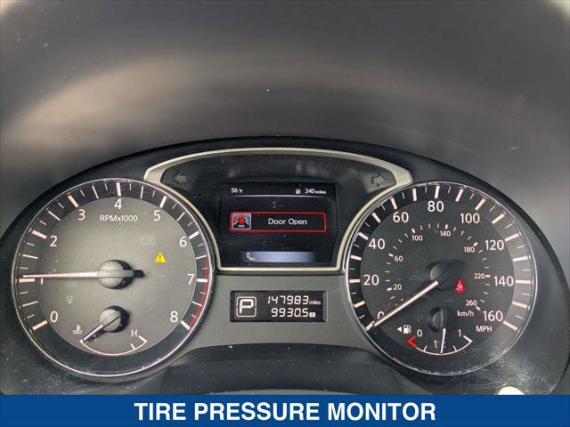 Used 2015 Nissan Altima 2.5 SV w/ Convenience Package image 16