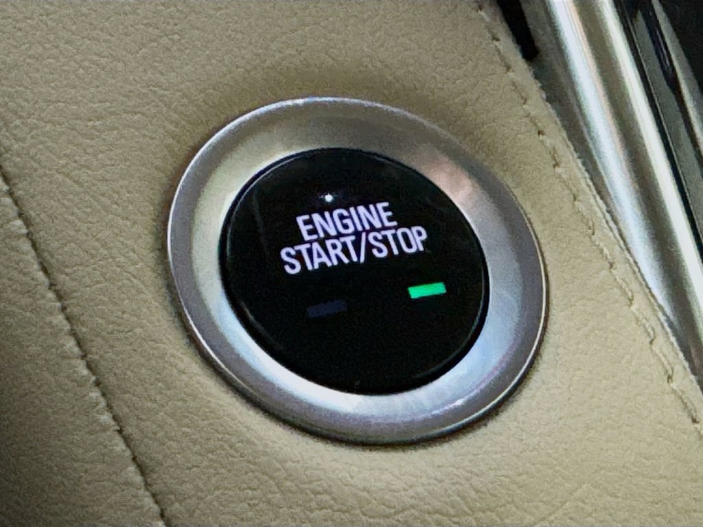 Used 2018 Cadillac Escalade Luxury RWD image 19