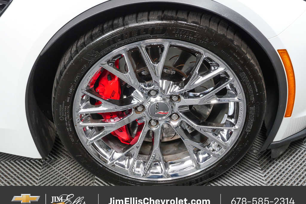 Certified 2015 Chevrolet Corvette Z06 w/ 3LZ Preferred Equipment Group image 40