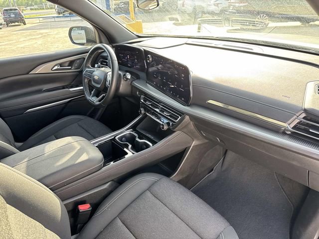 Used 2025 Chevrolet Traverse LT image 31