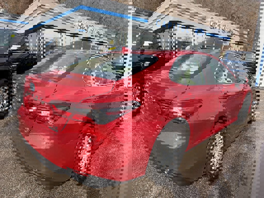 Used 2023 Toyota Camry LE image 5