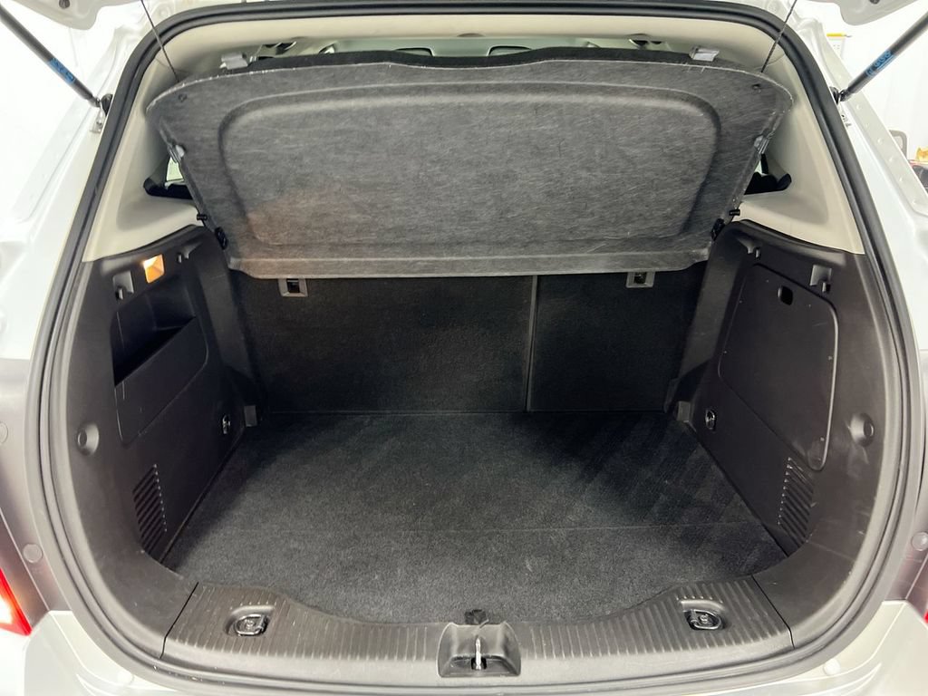 Used 2018 Chevrolet Trax LT w/ LT Convenience Package FWD image 23
