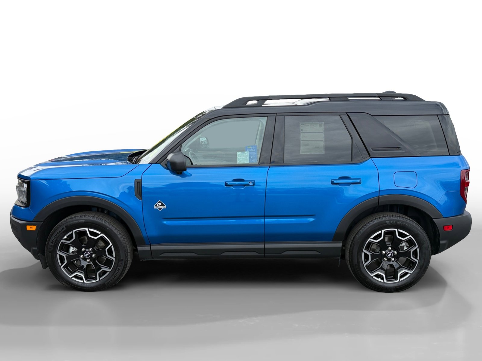 Certified 2025 Ford Bronco Sport Outer Banks w/ Outer Banks Tech Package+ AWD/4WD image 2
