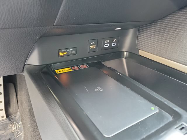 Used 2025 Toyota Camry SE FWD image 30