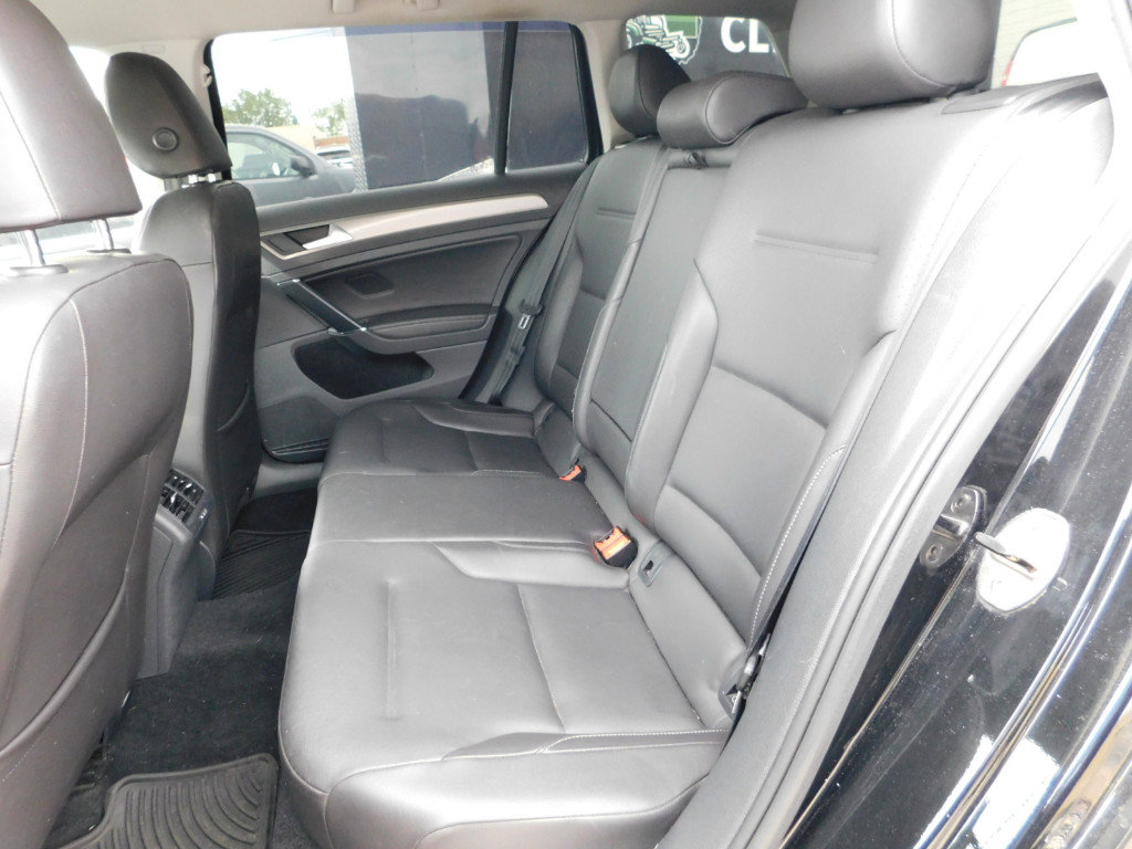 Used 2015 Volkswagen Golf TDI S FWD image 12