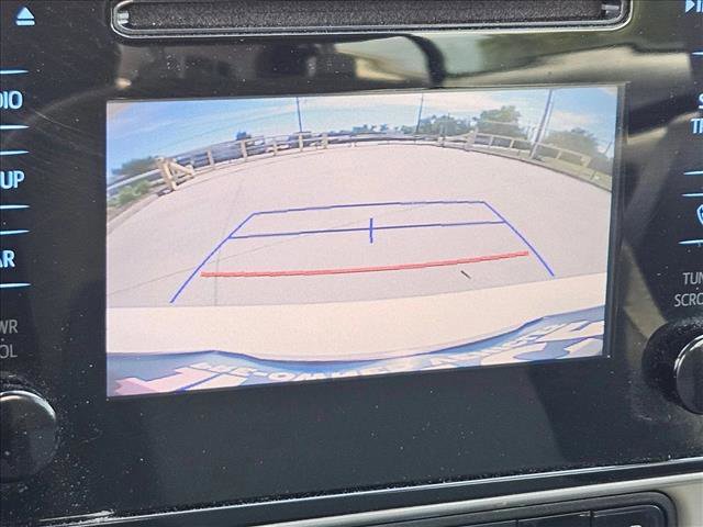 Used 2017 Toyota Corolla LE FWD image 14