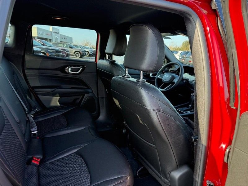 New 2026 Jeep Compass Latitude image 5