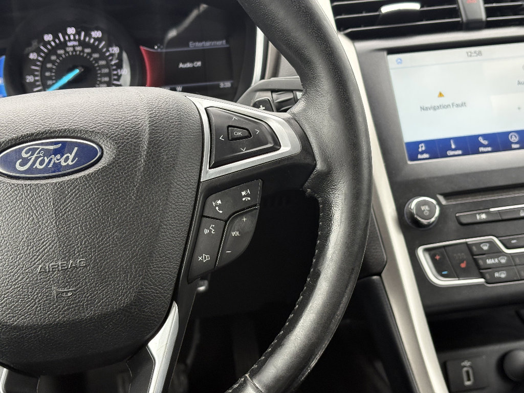 Used 2017 Ford Fusion SE w/ Equipment Group 202A image 22