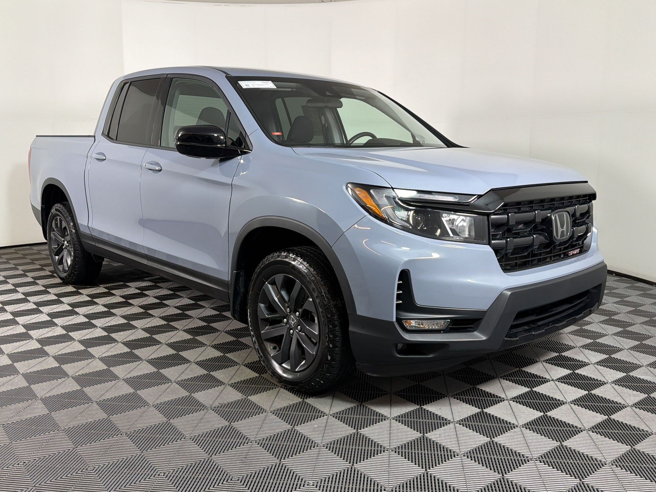Used 2025 Honda Ridgeline Sport image 18