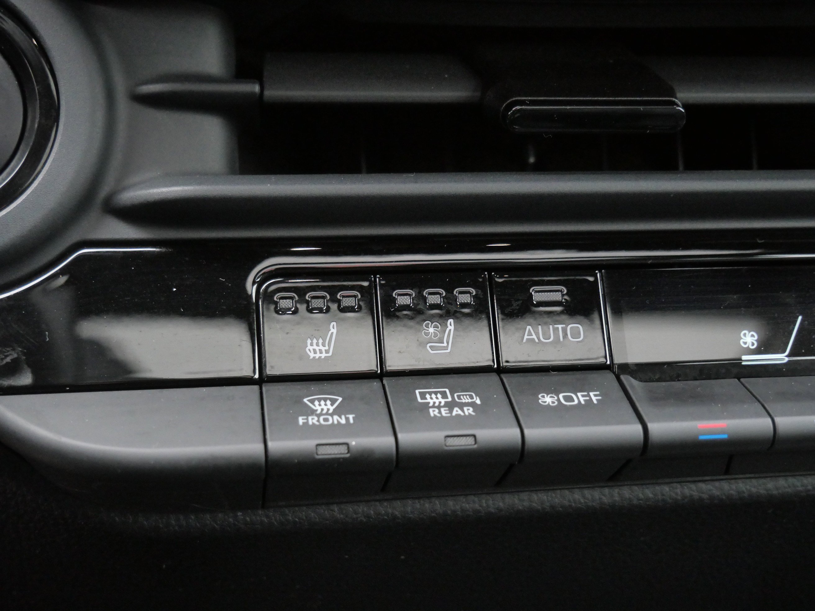 Certified 2026 Toyota Crown Limited w/ Advanced Technology Package image 32