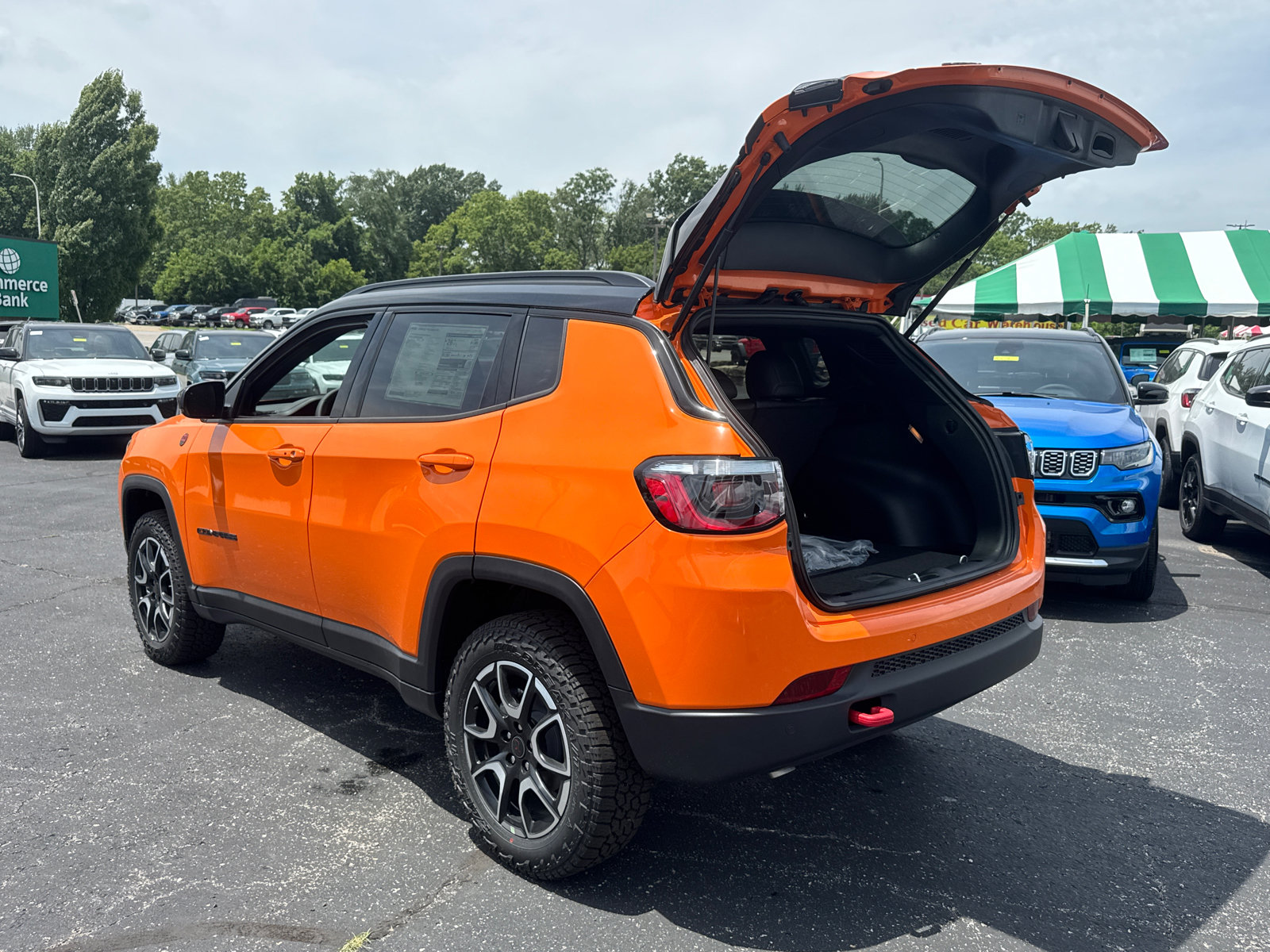 New 2026 Jeep Compass Trailhawk AWD/4WD image 17