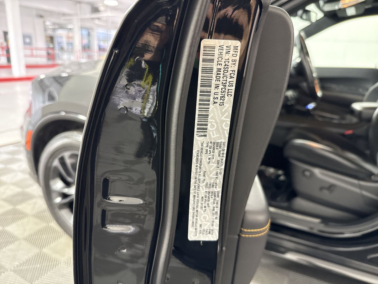 Used 2023 Dodge Durango R/T w/ Hemi Orange Plus Package AWD/4WD image 29