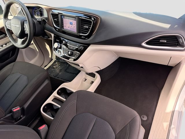 Used 2023 Chrysler Voyager LX FWD image 29