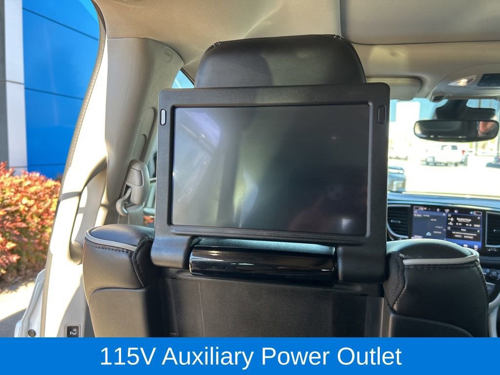 Used 2023 Chrysler Pacifica Limited w/ Uconnect Theater Family Group AWD/4WD image 25