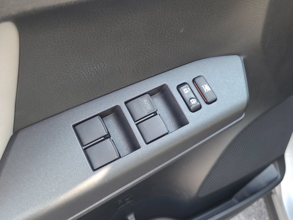 Used 2018 Toyota RAV4 XLE w/ Plus Extra Value Package FWD image 20