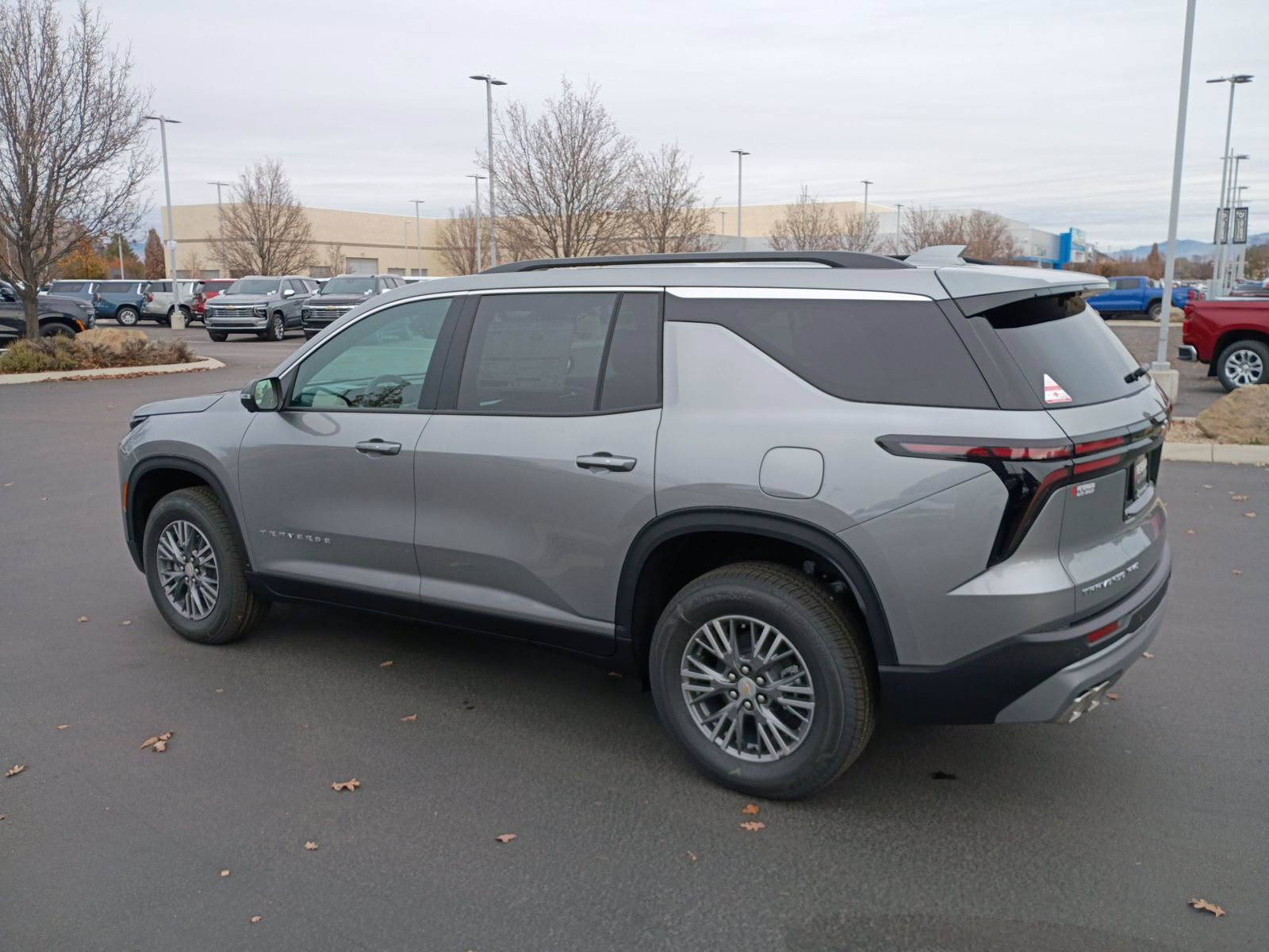 New 2026 Chevrolet Traverse LT image 13