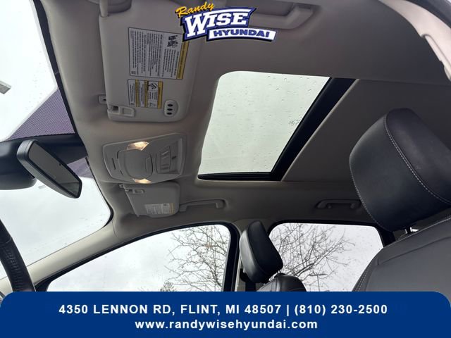 Used 2019 Ford Escape Titanium image 21