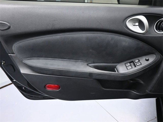 Used 2010 Nissan 370Z Touring image 13