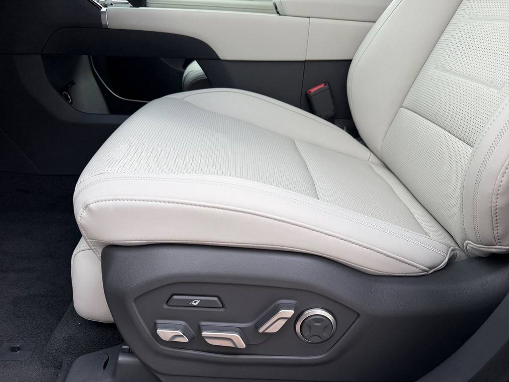 New 2027 Hyundai Santa Fe Calligraphy FWD image 11