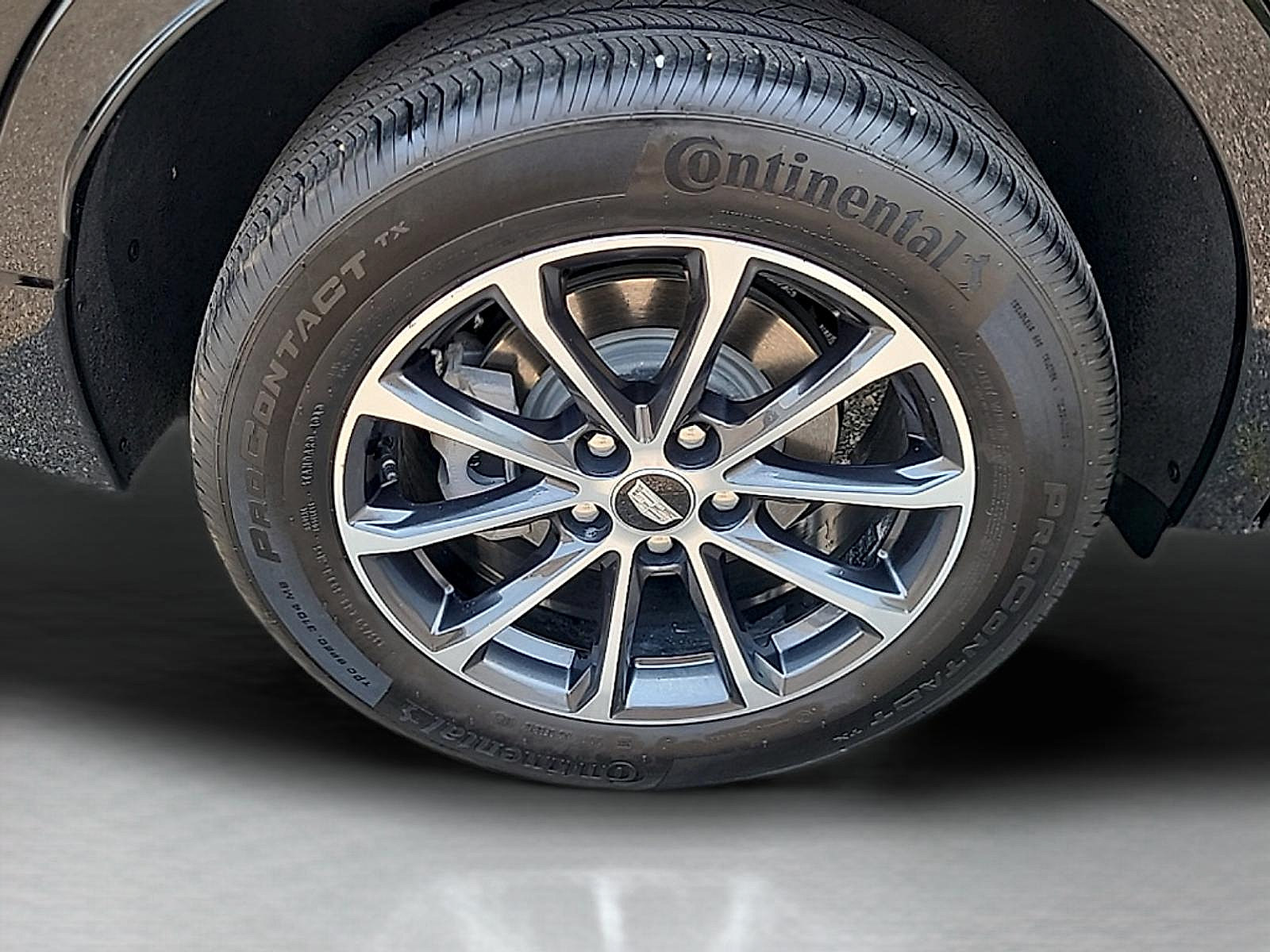 Certified 2024 Cadillac XT4 Sport w/ Technology Package AWD/4WD image 9