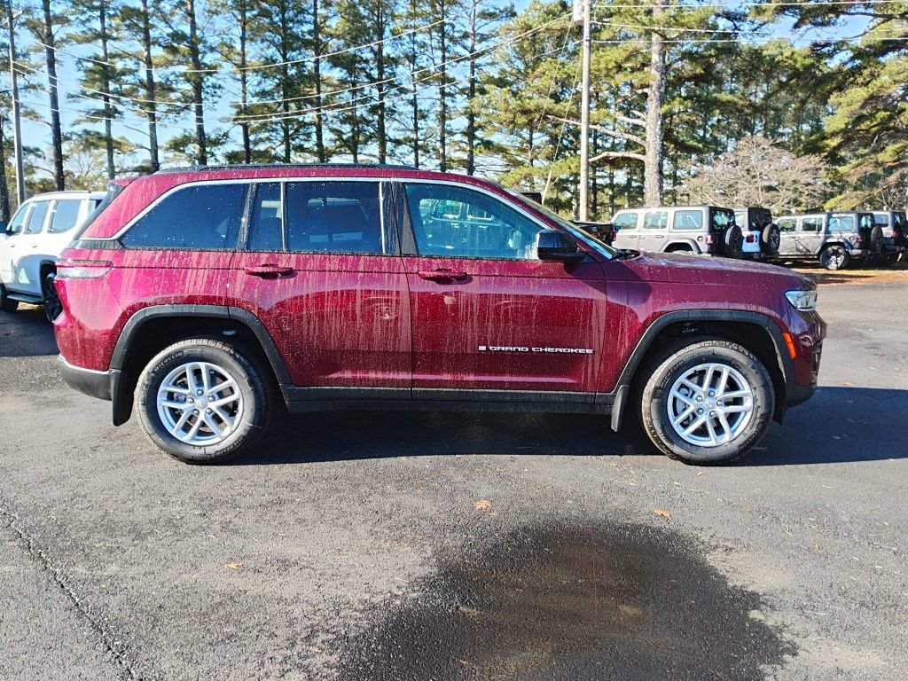 New 2026 Jeep Grand Cherokee Laredo w/ Trailer Tow Package AWD/4WD image 4