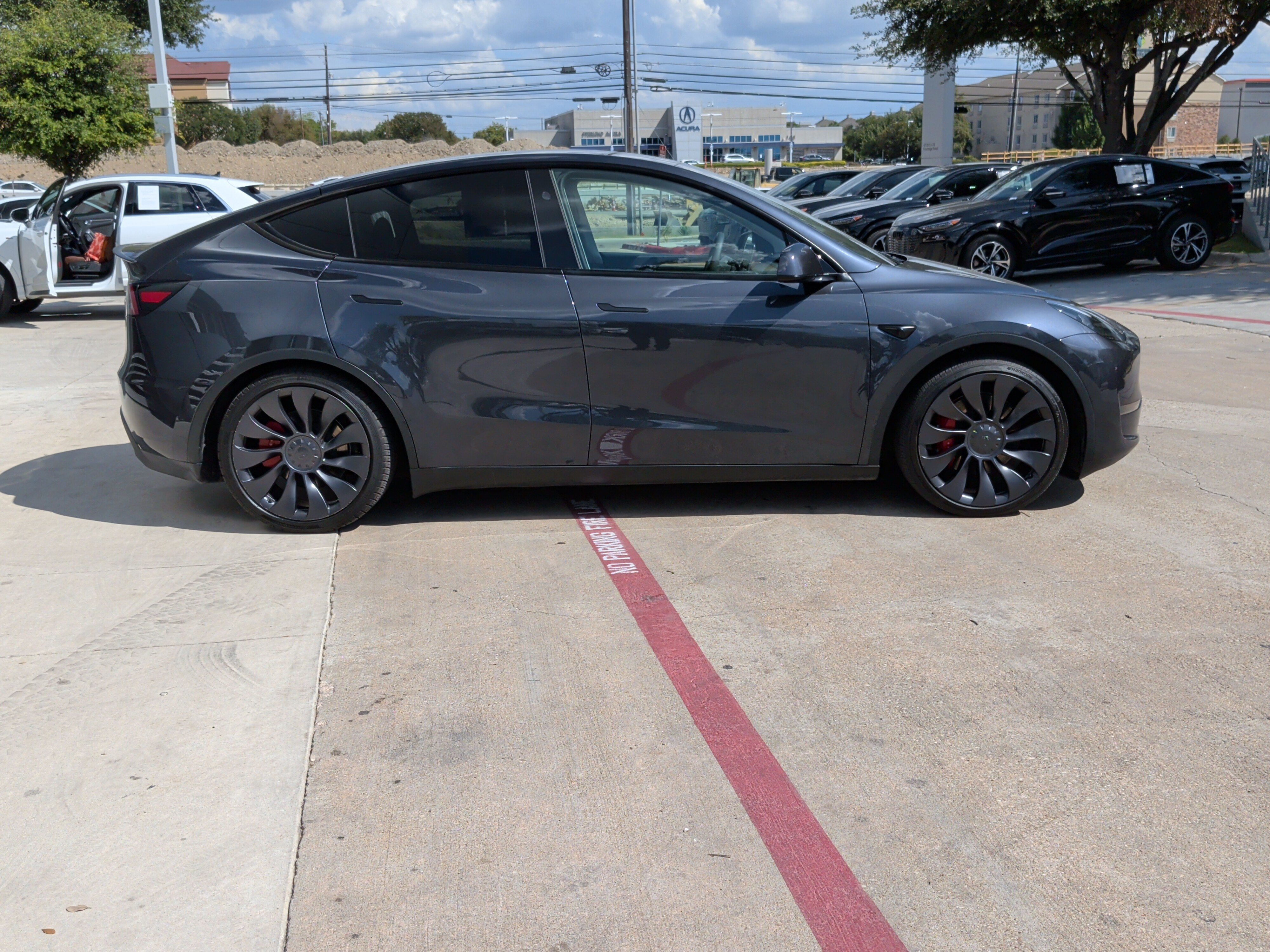 Used 2024 Tesla Model Y Performance AWD/4WD image 11