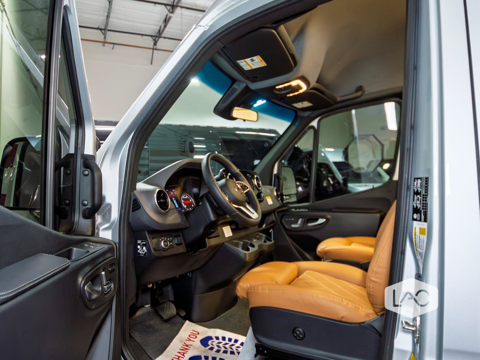 Used 2023 Mercedes-Benz Sprinter 3500 image 38