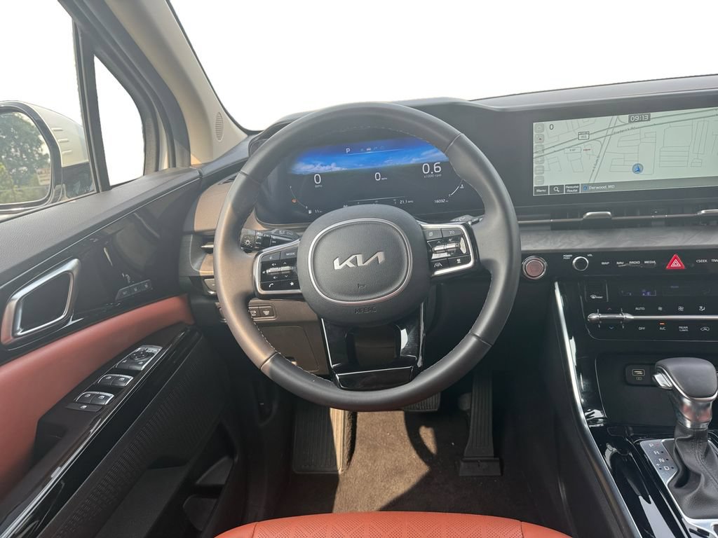 Used 2024 Kia Carnival SX FWD image 12