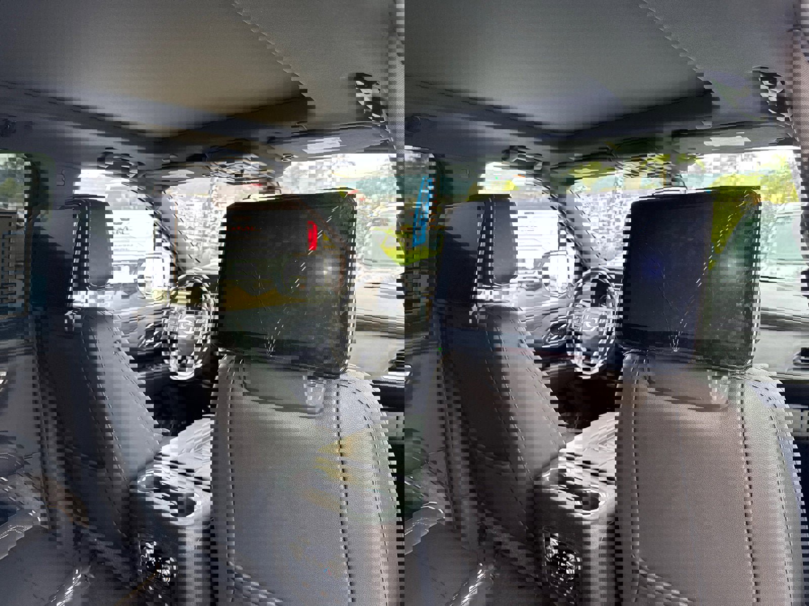 Certified 2021 GMC Yukon SLT w/ SLT Luxury Plus Package image 19