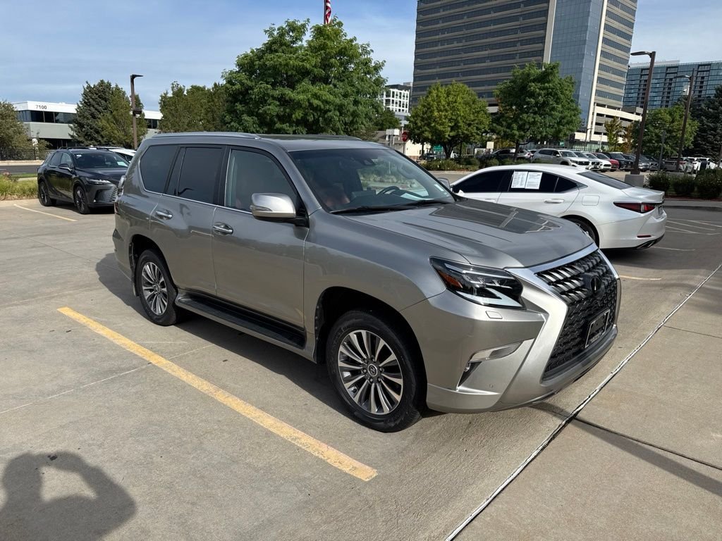 Used 2022 Lexus GX 460 Luxury w/ Accessory Package AWD/4WD image 2