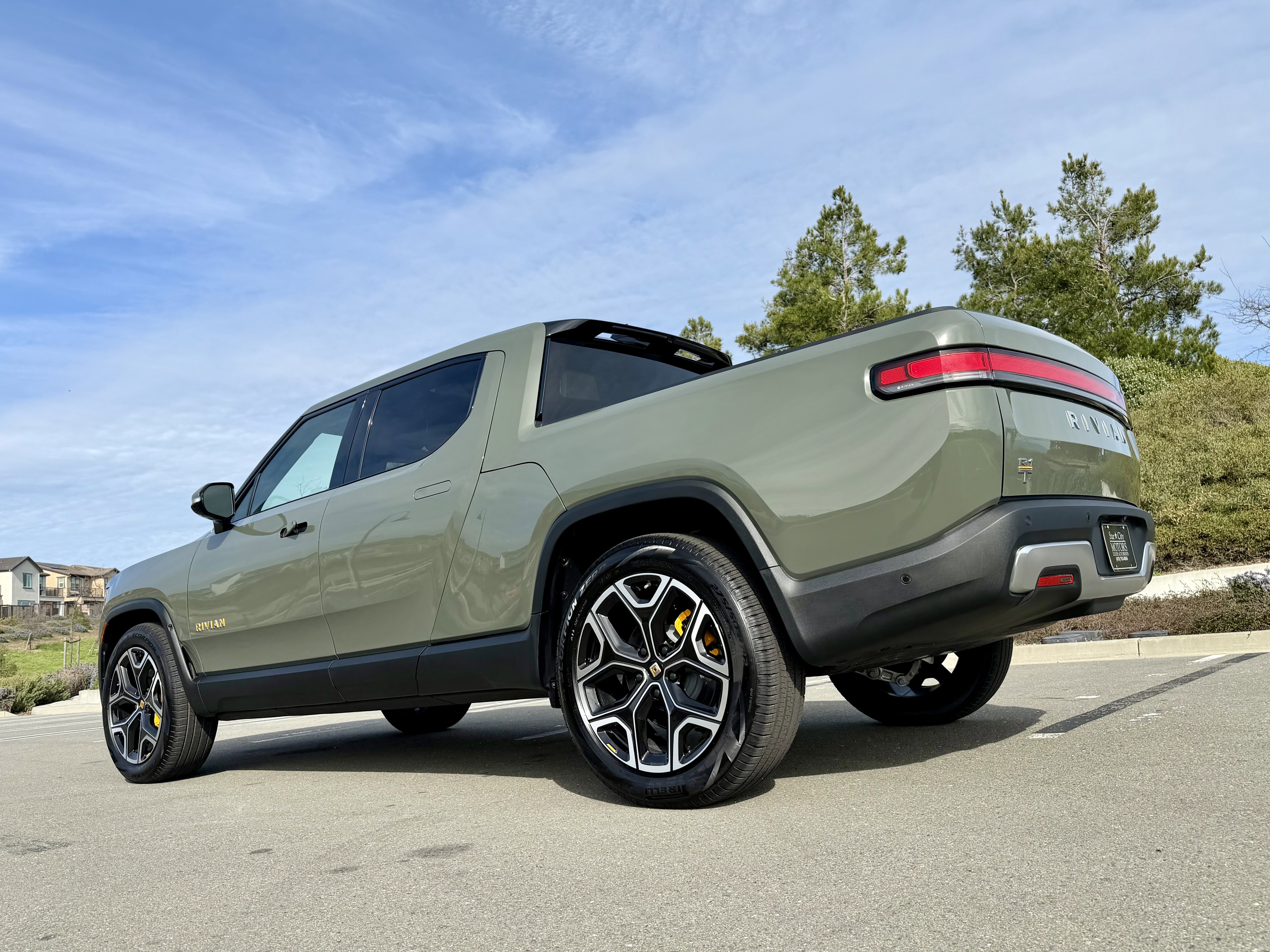 Used 2022 Rivian R1T Launch Edition image 4