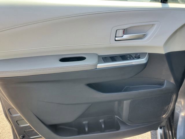 Used 2025 Toyota Sienna XLE FWD image 14