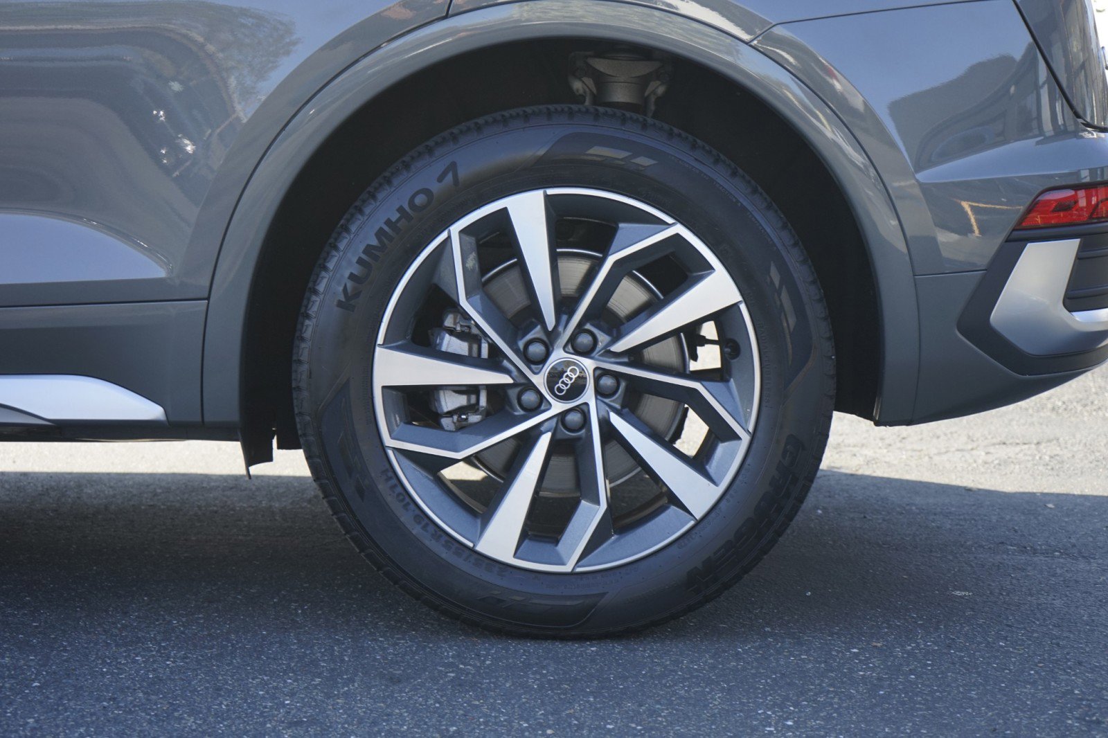 Used 2023 Audi Q5 2.0T Premium Plus w/ Premium Plus Package image 13