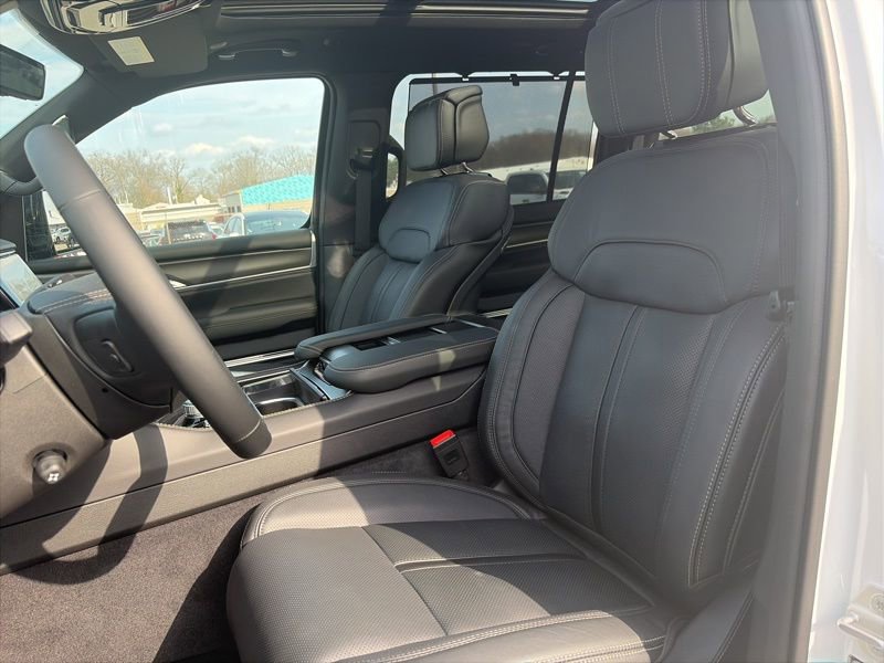 New 2026 Jeep Grand Wagoneer L Summit w/ Premium Group III image 22