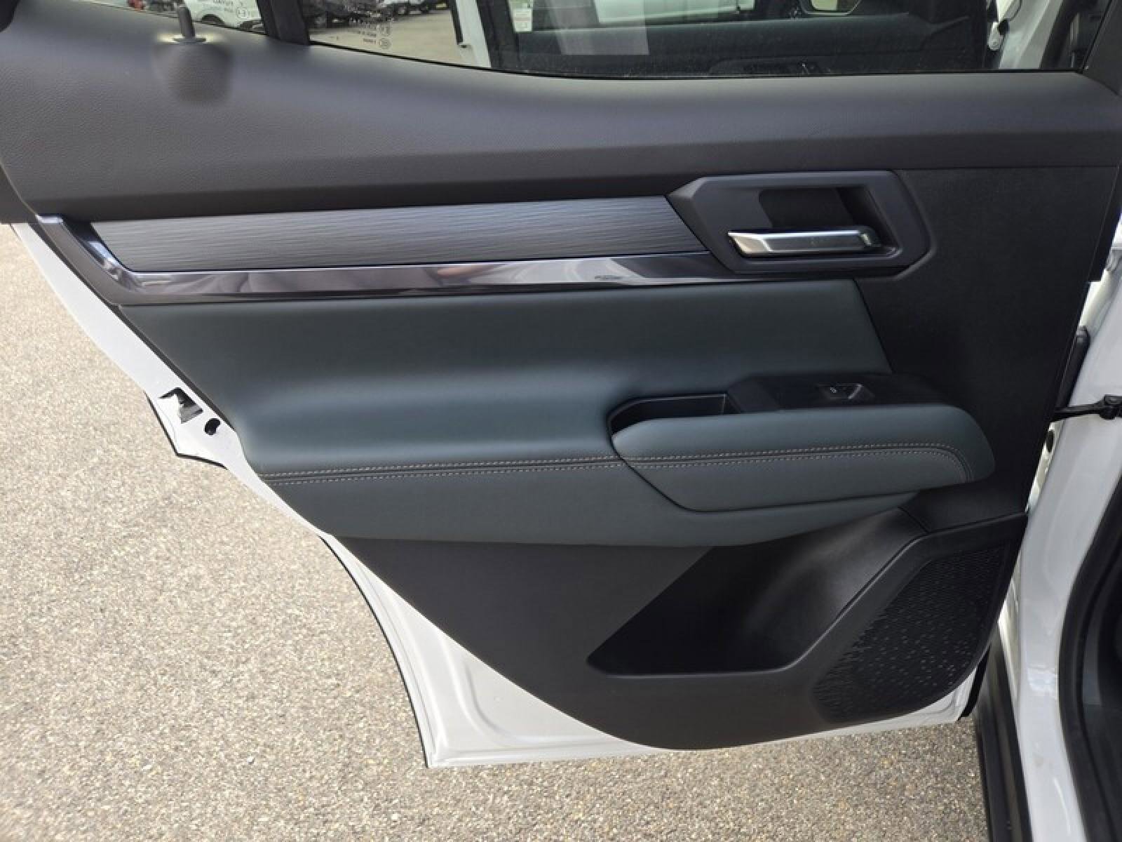 New 2026 GMC Terrain AT4 w/ Convenience Package III AWD/4WD image 29