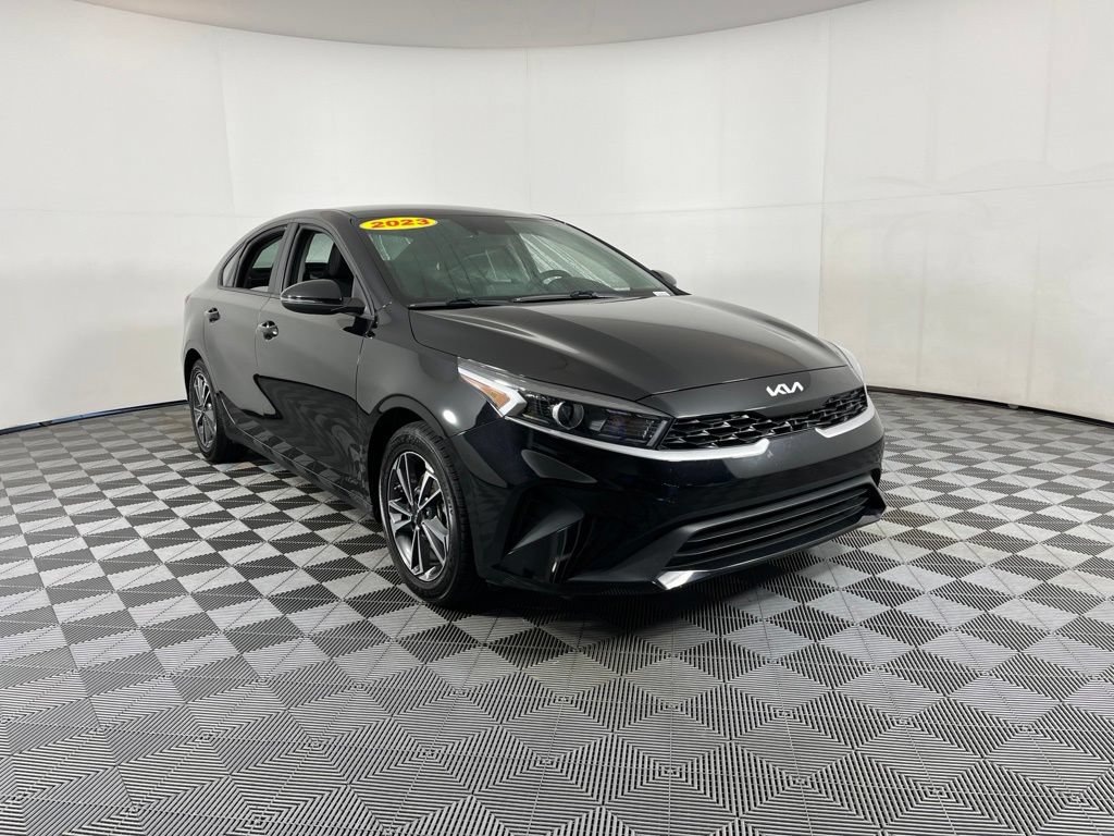Used 2023 Kia Forte LXS w/ LXS Technology Package FWD image 10