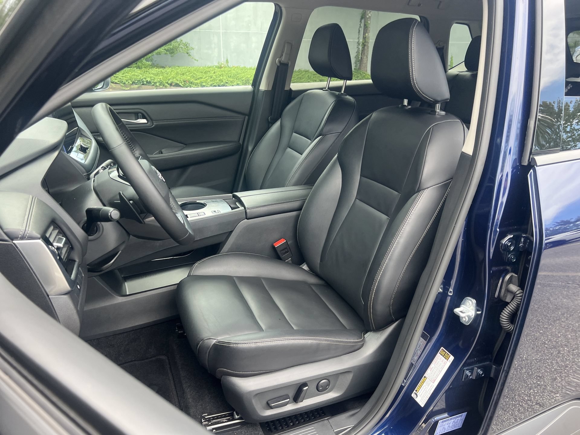 Certified 2026 Nissan Rogue SL FWD image 17