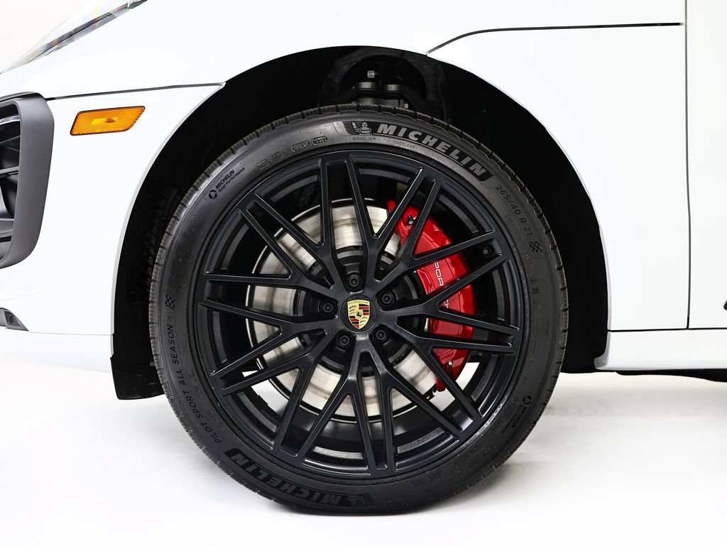 New 2026 Porsche Macan GTS AWD/4WD image 13