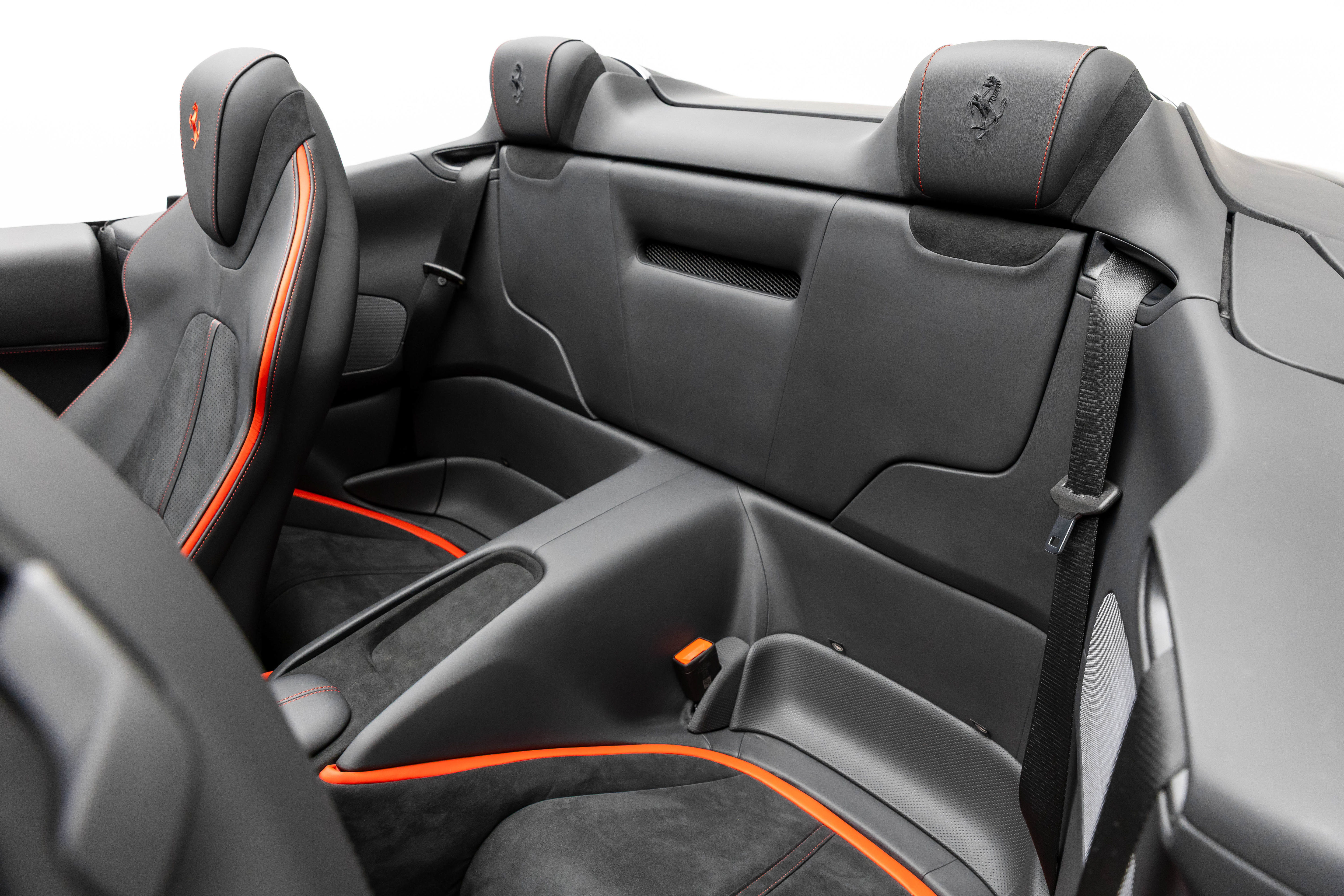 Used 2025 Ferrari Roma Spider RWD image 33