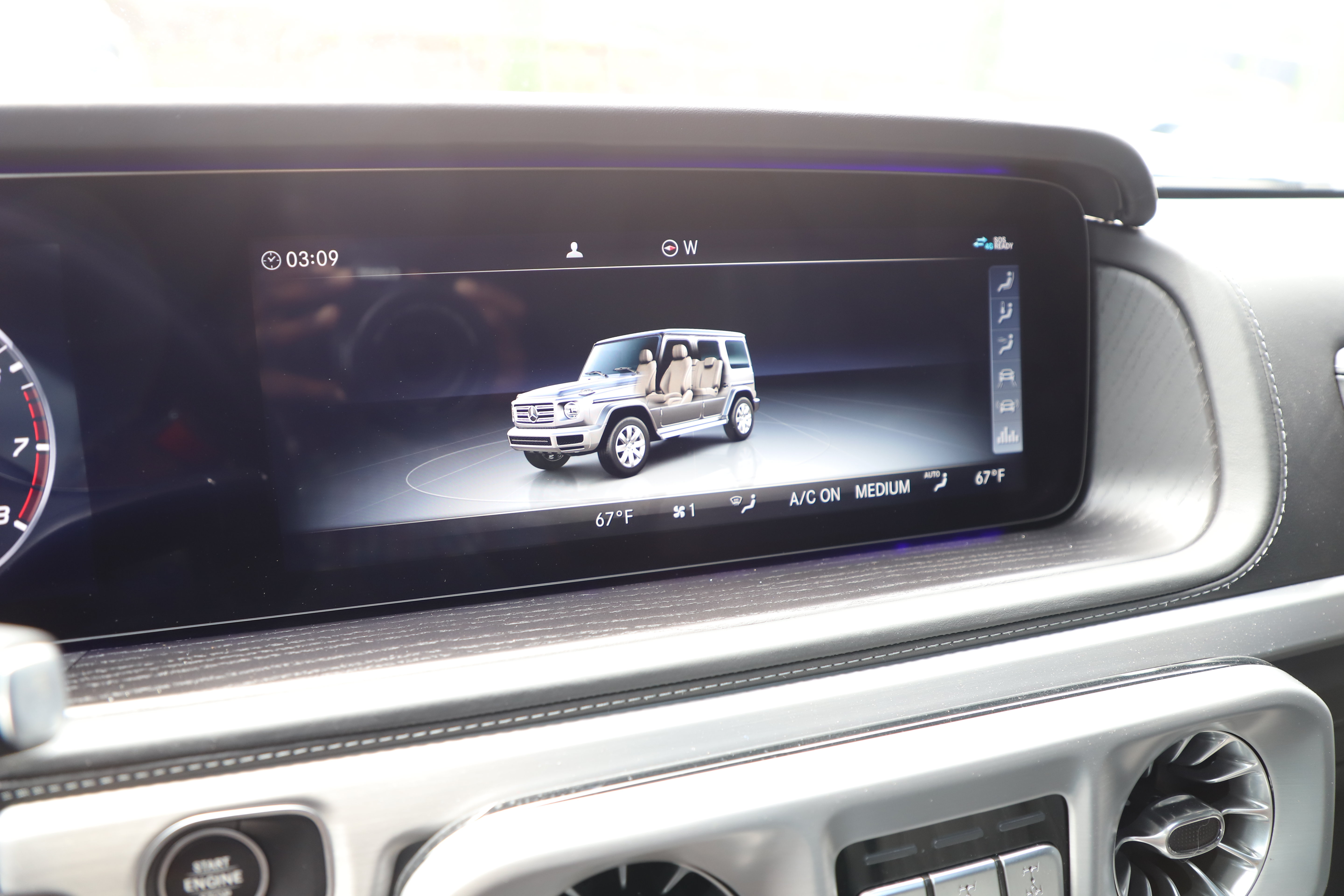 Used 2024 Mercedes-Benz G 550 image 24