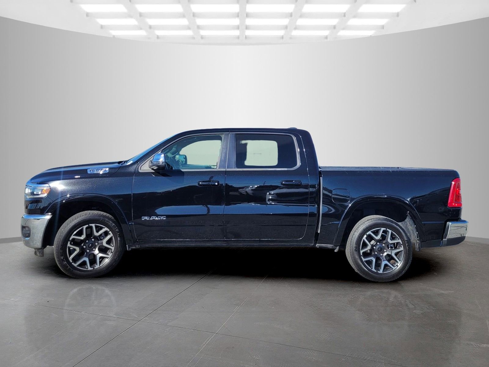 Used 2025 RAM 1500 Laramie image 7