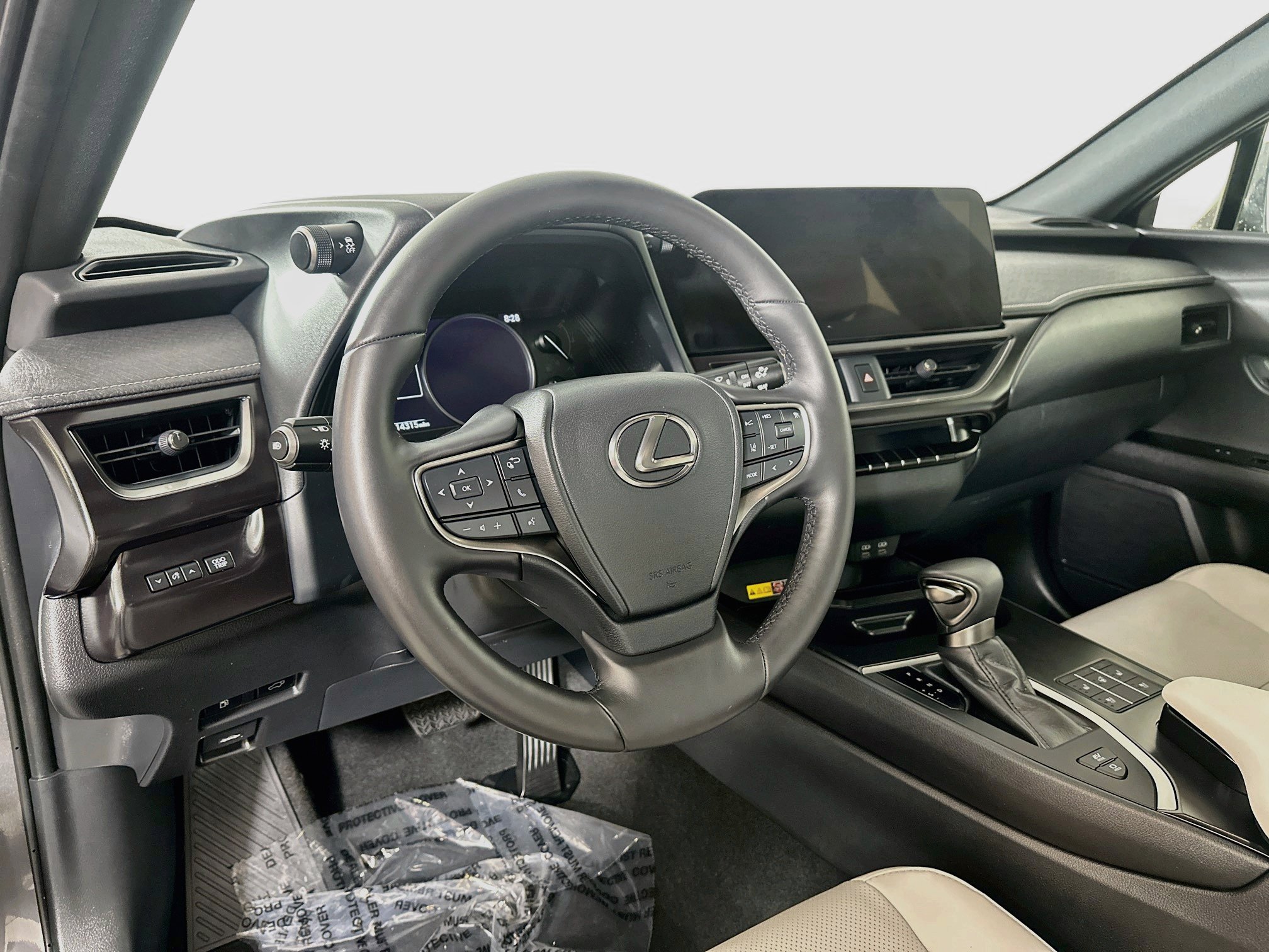 Used 2024 Lexus UX 250h AWD w/ Premium Package image 9